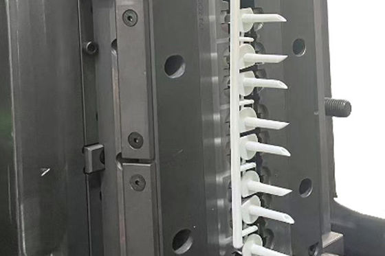 STEP Medical Plastic Injection Mould Disesuaikan Desain dan Pembuatan Cetakan Murah